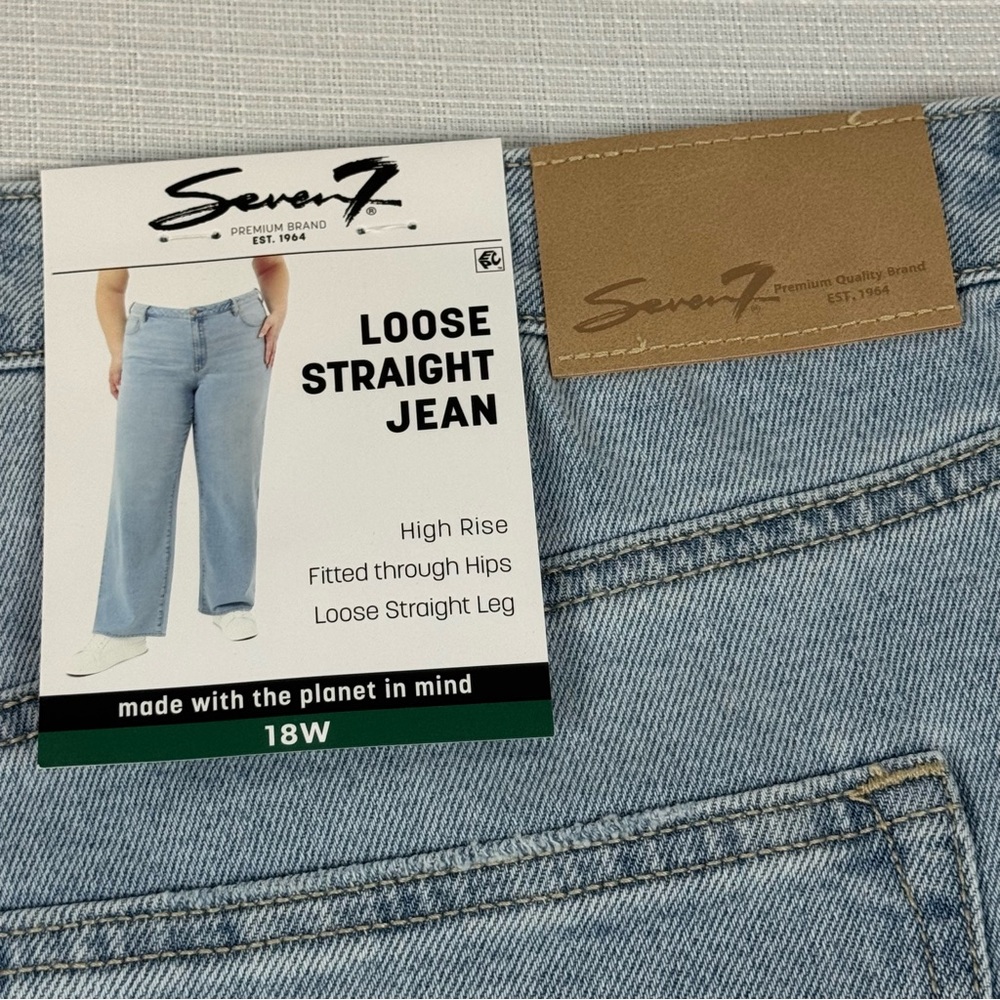 Seven7 Women's High rise Loose Straight Jean Size 18W Light Wash - Picture 4 of 8